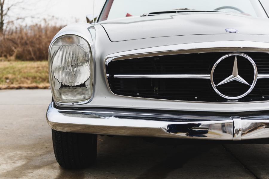 Детали экстерьера Mercedes-Benz 280 SL (W113) 1969 года  (EU) (фото 45 из 141)